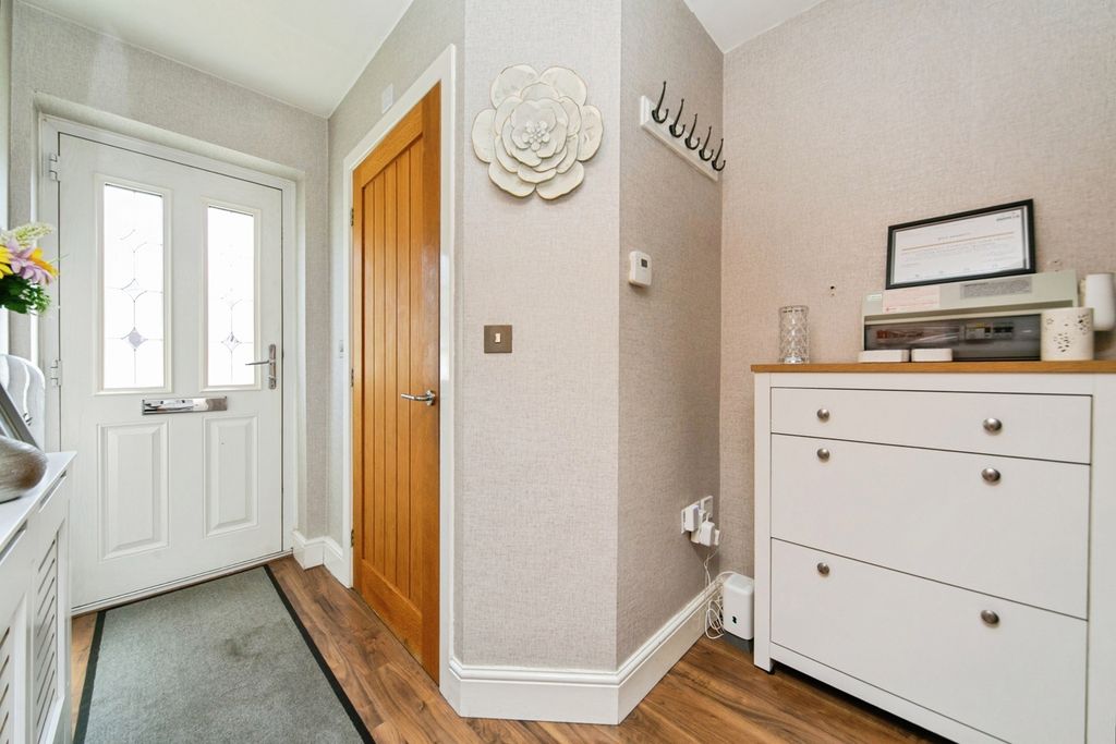 Property photo 2 of 16 Photo
