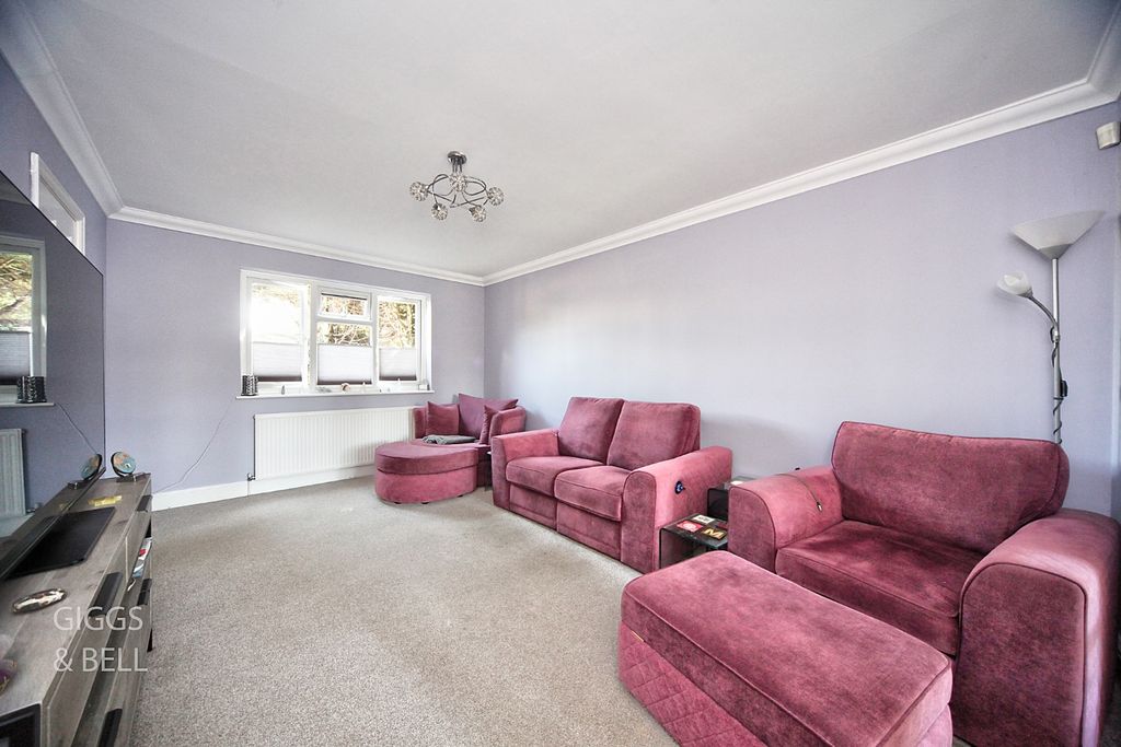 Property photo 3 of 24 4359382