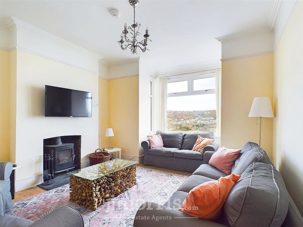 Property photo 2 of 21 Sitting Room