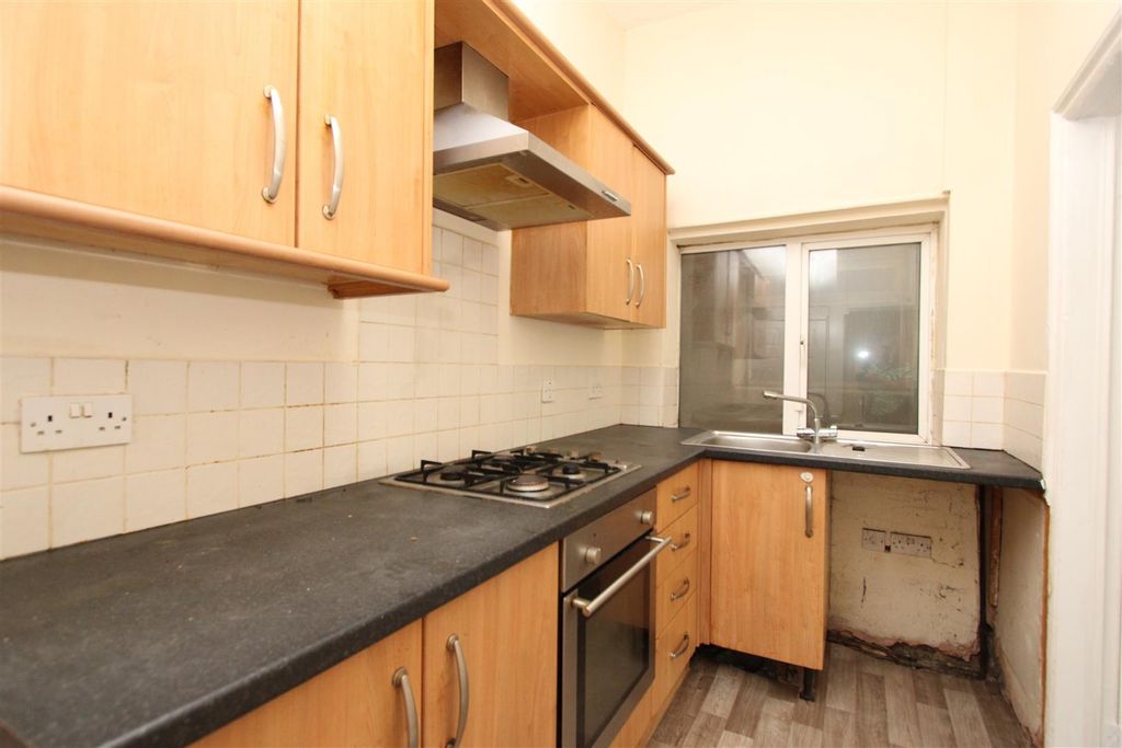 Property photo 2 of 9