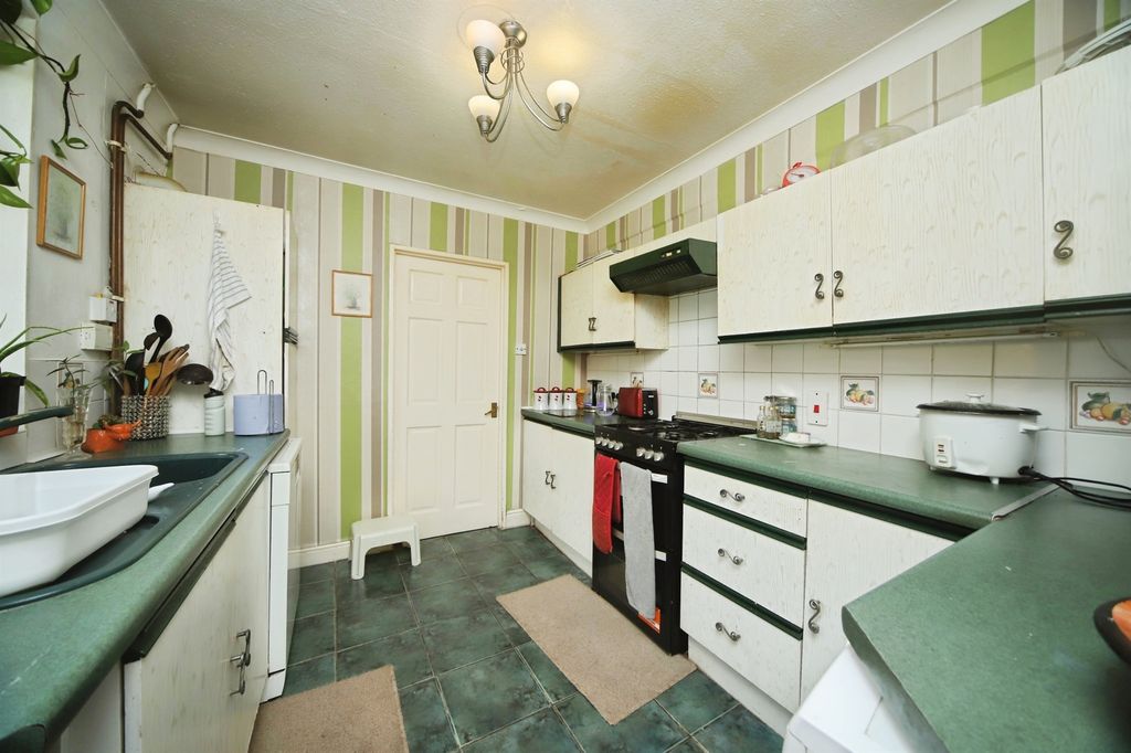 Property photo 3 of 21