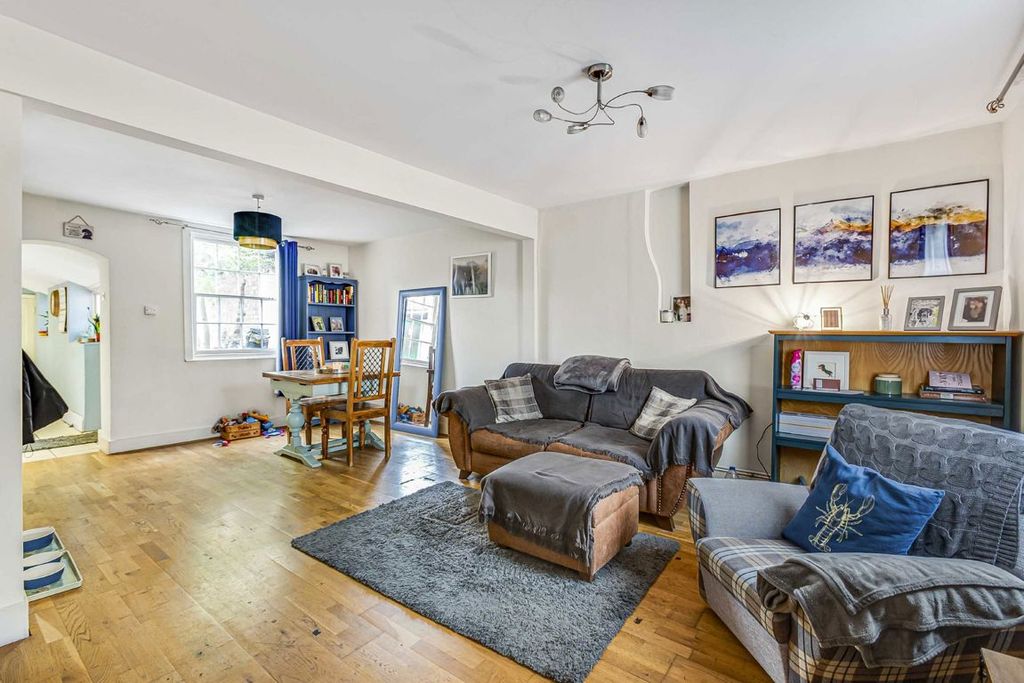 Property photo 3 of 7