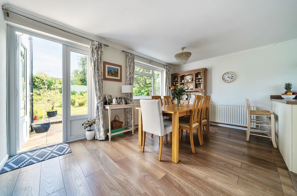 Property photo 3 of 19 1304584-12-68471d...