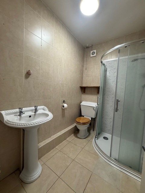 Property photo 3 of 7 En-Suite