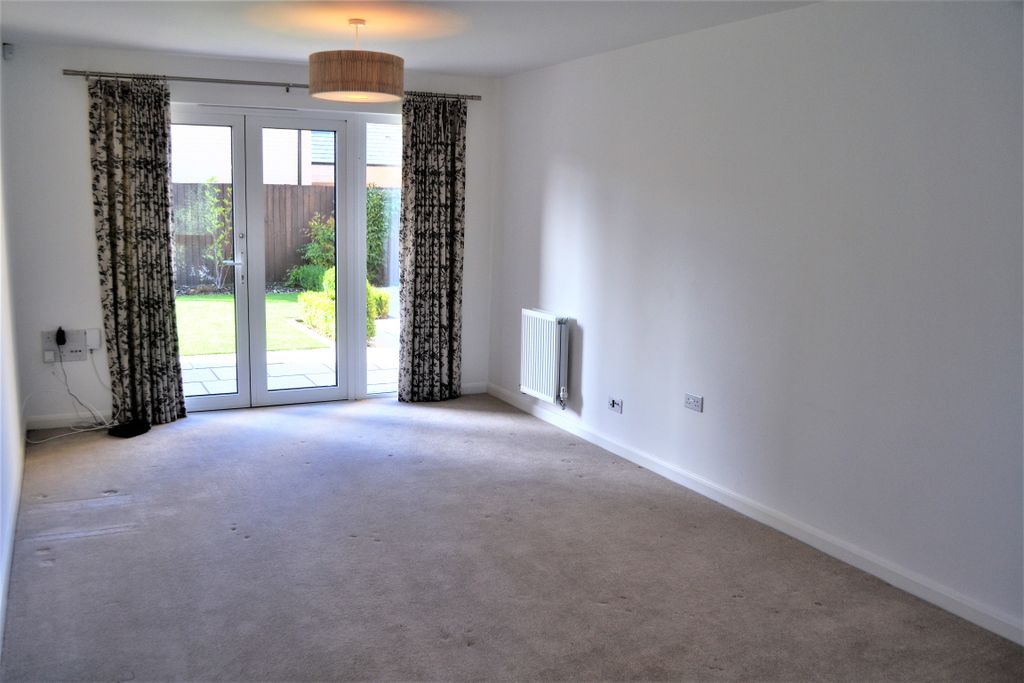 Property photo 3 of 19 Living Room
