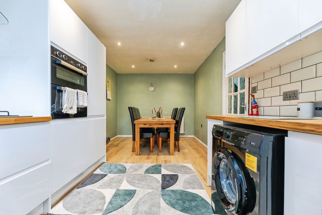 Property photo 3 of 20 2A8A5143-2-1018