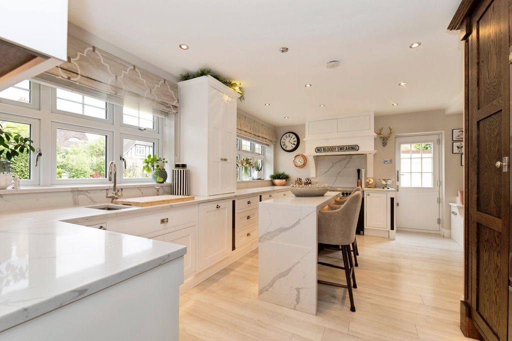 Property photo 1 of 18 Pbox-Img.Jpg