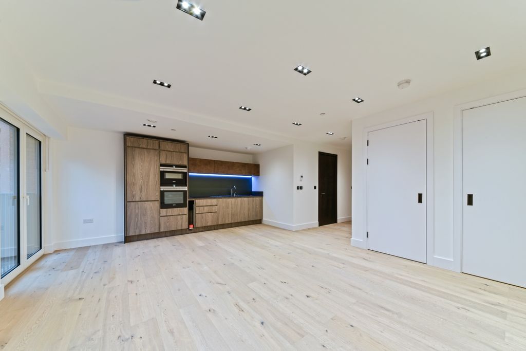 Property photo 2 of 8 Living Area