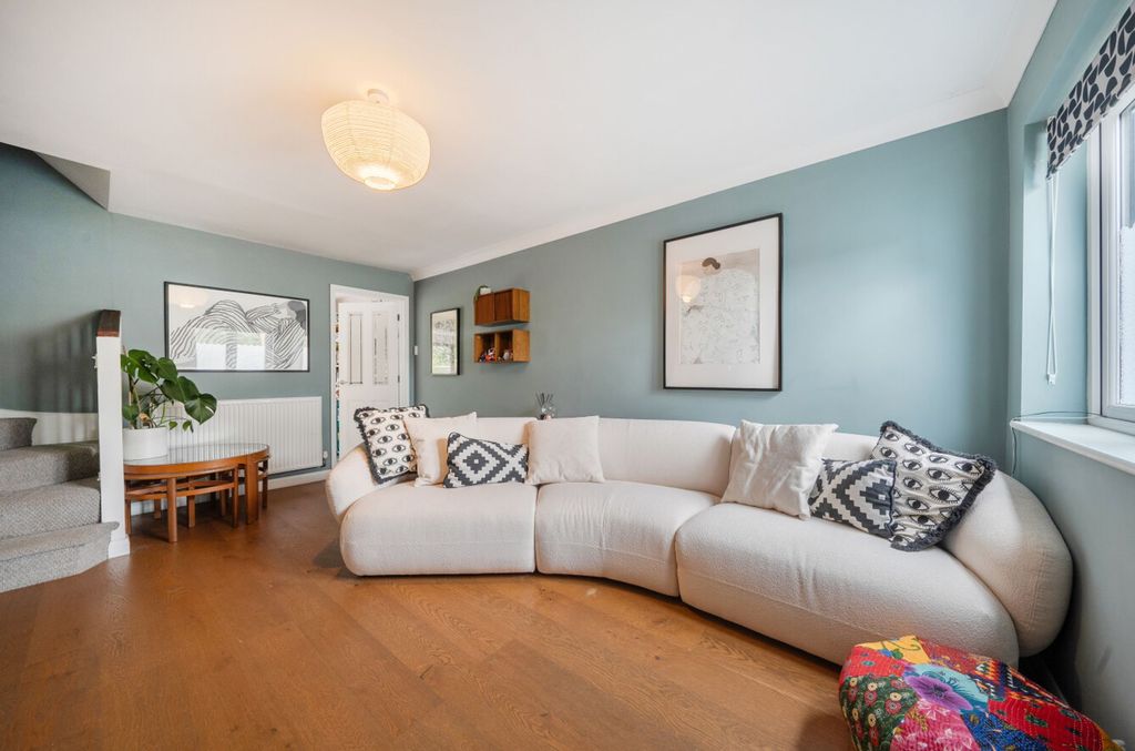 Property photo 3 of 17 Living Room