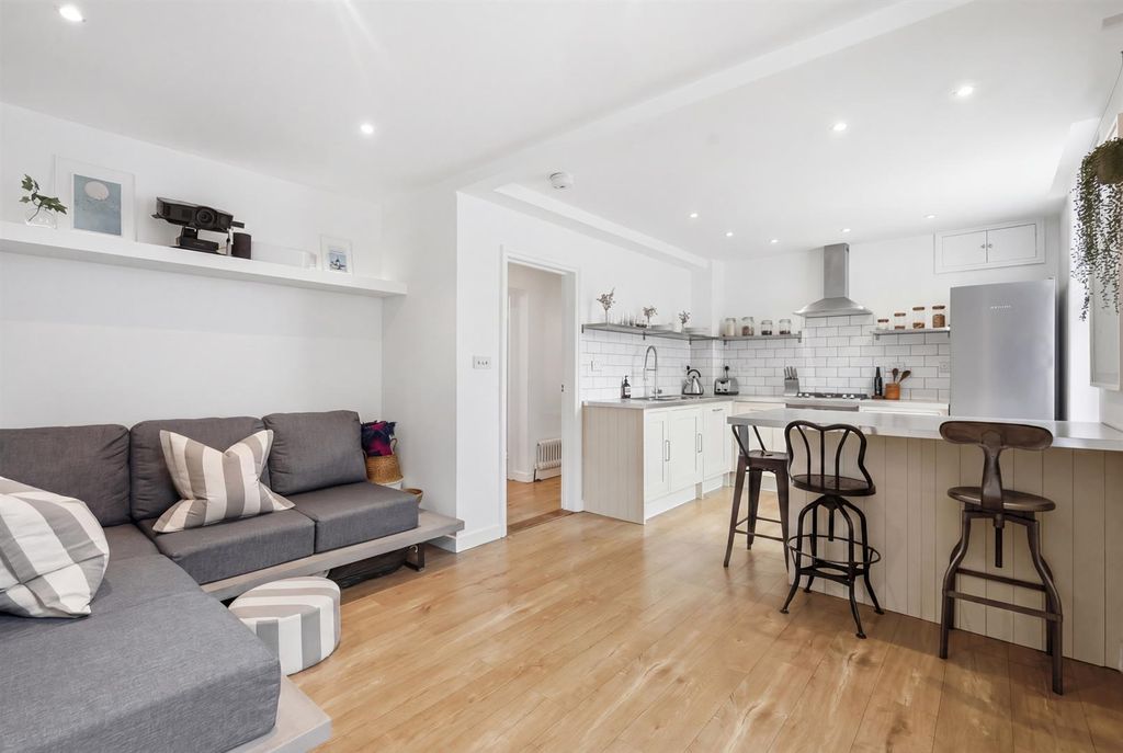 Property photo 2 of 15 5_011_Img_0262_Reedit_Fa357A31.Jpg