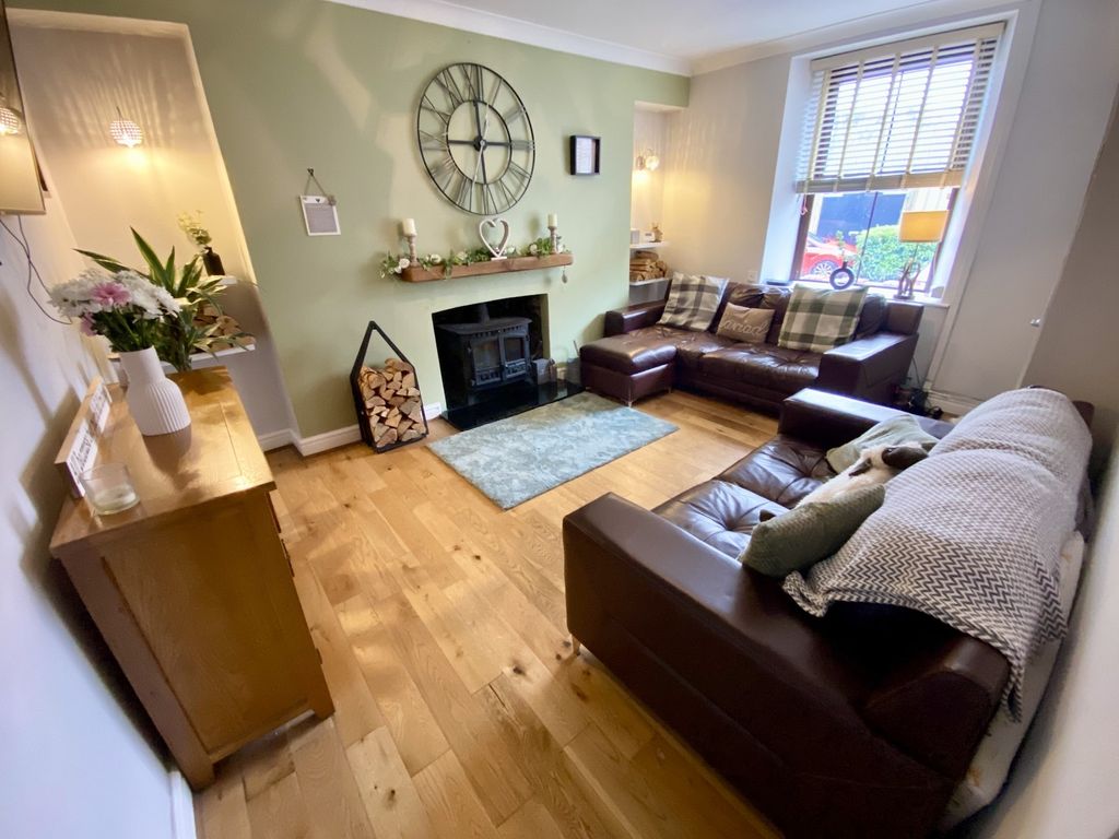 Property photo 2 of 18 Lounge
