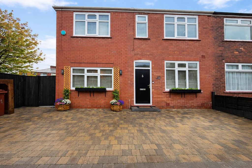 Property photo 1 of 28 Chatgpt Image Apr 17, 2026, 03_48_03 Pm.Png