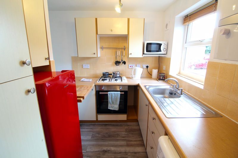 Property photo 2 of 9 Kitchen