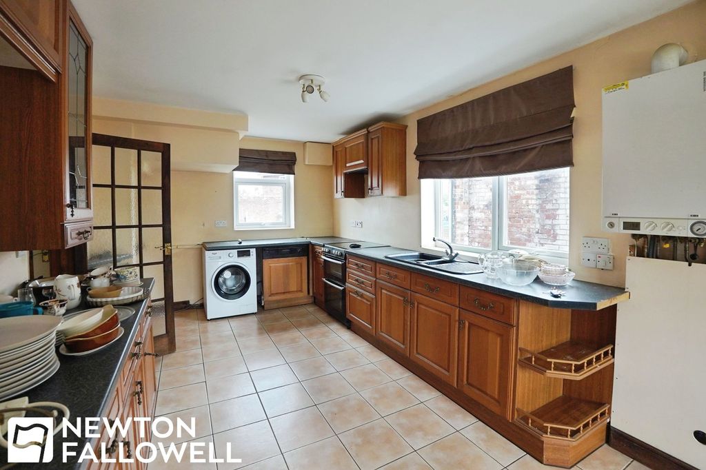 Property photo 3 of 17