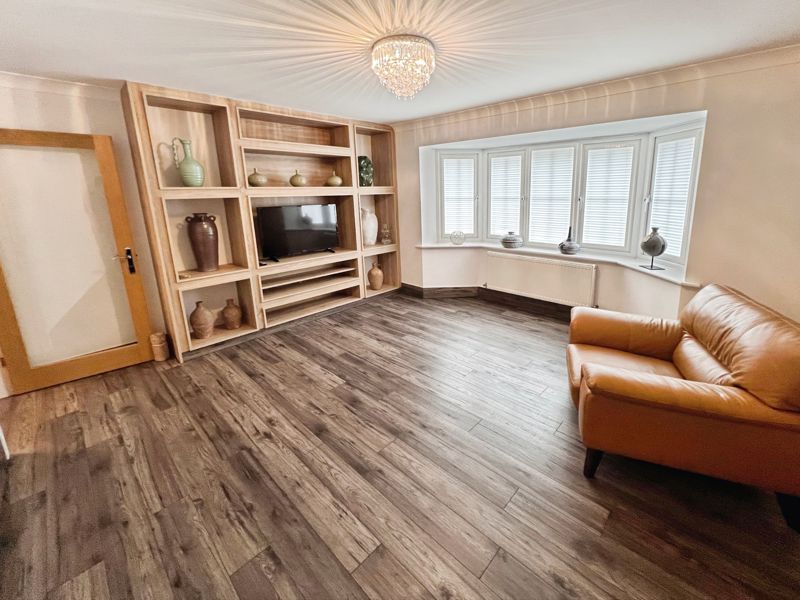 Property photo 2 of 23 Lounge