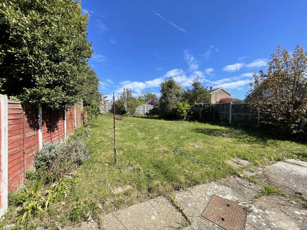 Property photo 3 of 13 Cedar Avenue