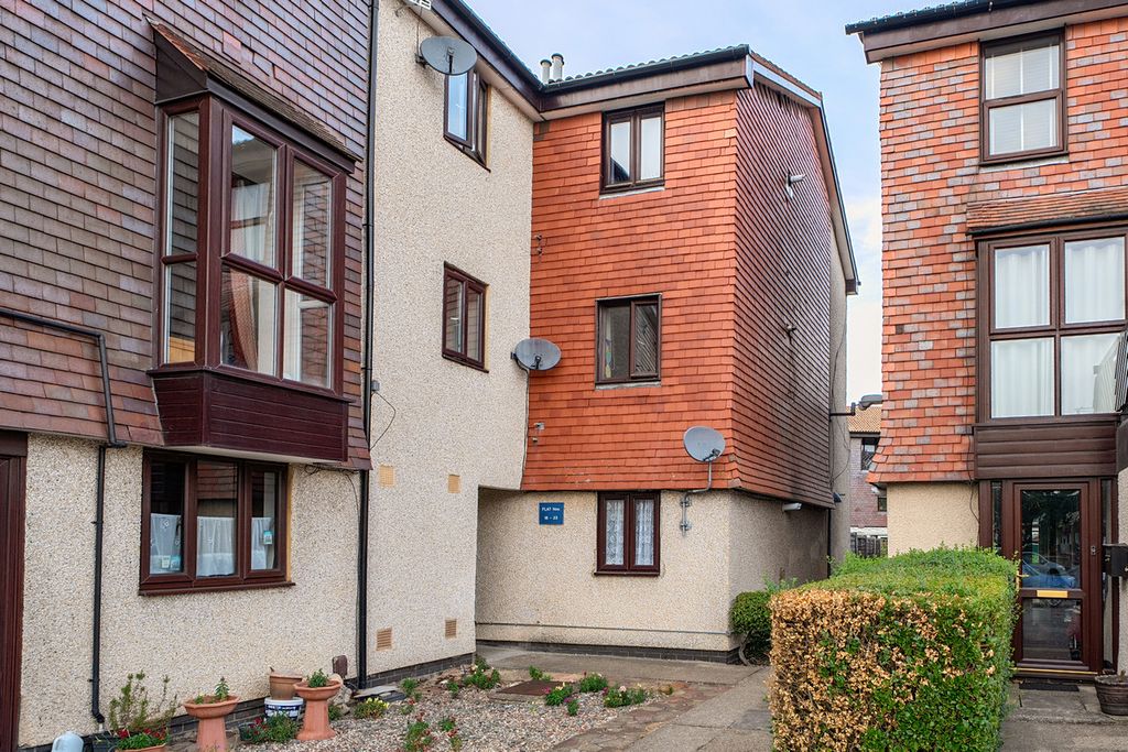 Property photo 2 of 12