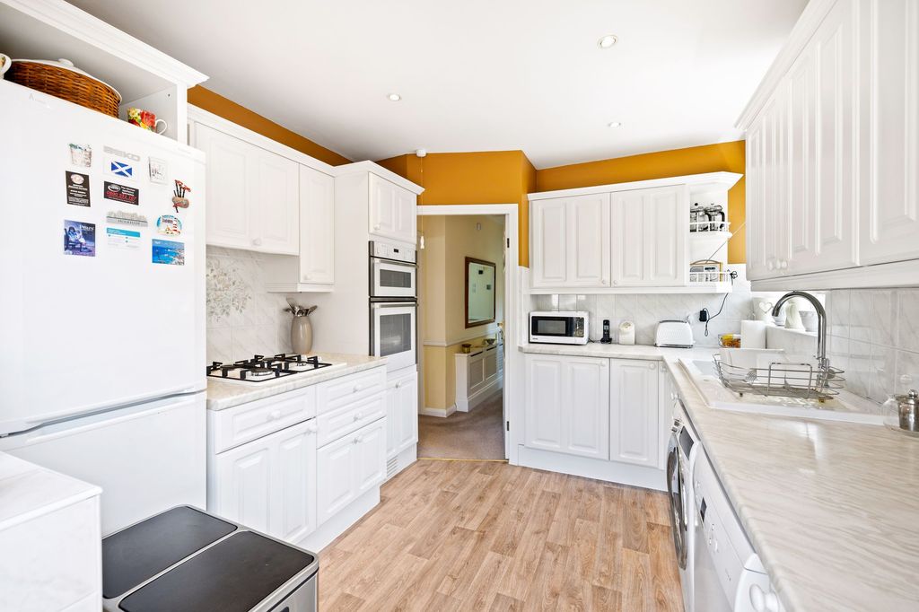 Property photo 3 of 16 Kitchen