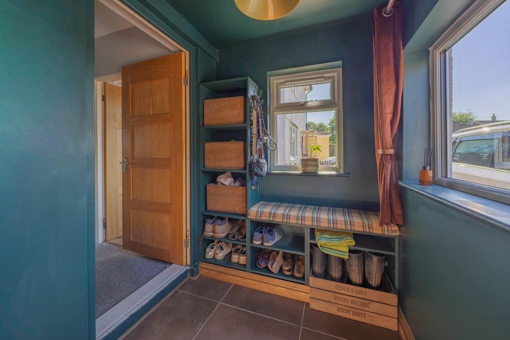 Property photo 2 of 22 Ewemove Taunton Blackmoor Road (7)