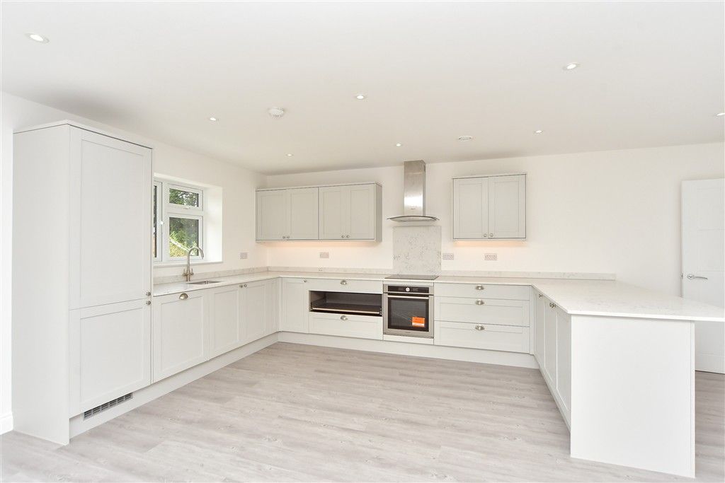 Property photo 1 of 11 Kitchen/ Living Area