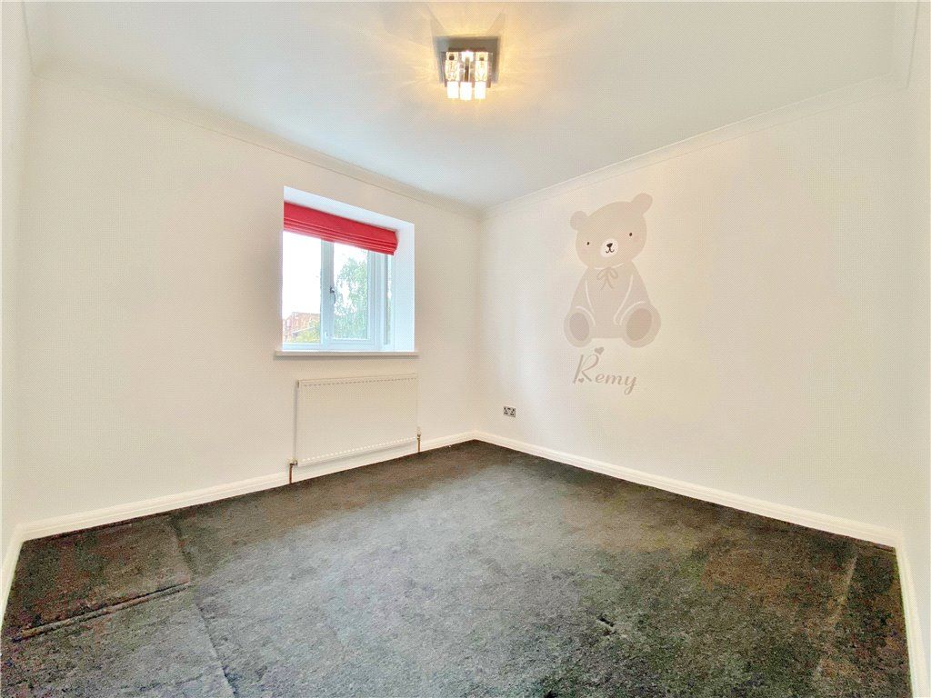 Property photo 3 of 9 Bedroom