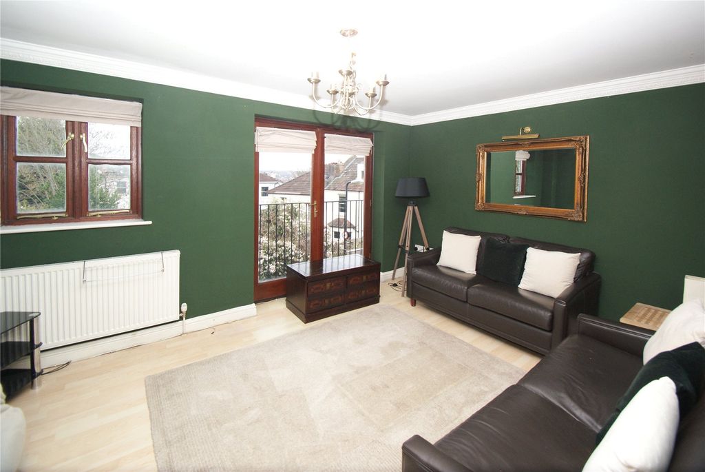 Property photo 2 of 13 Picture No. 15