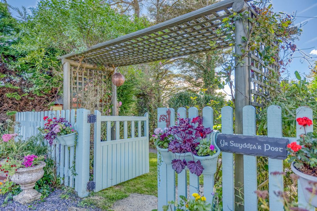 Property photo 3 of 39