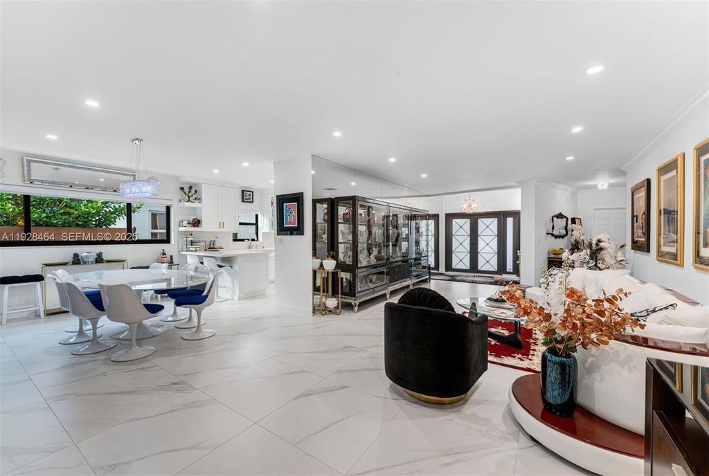 Property photo 2 of 17 <Alttext/>