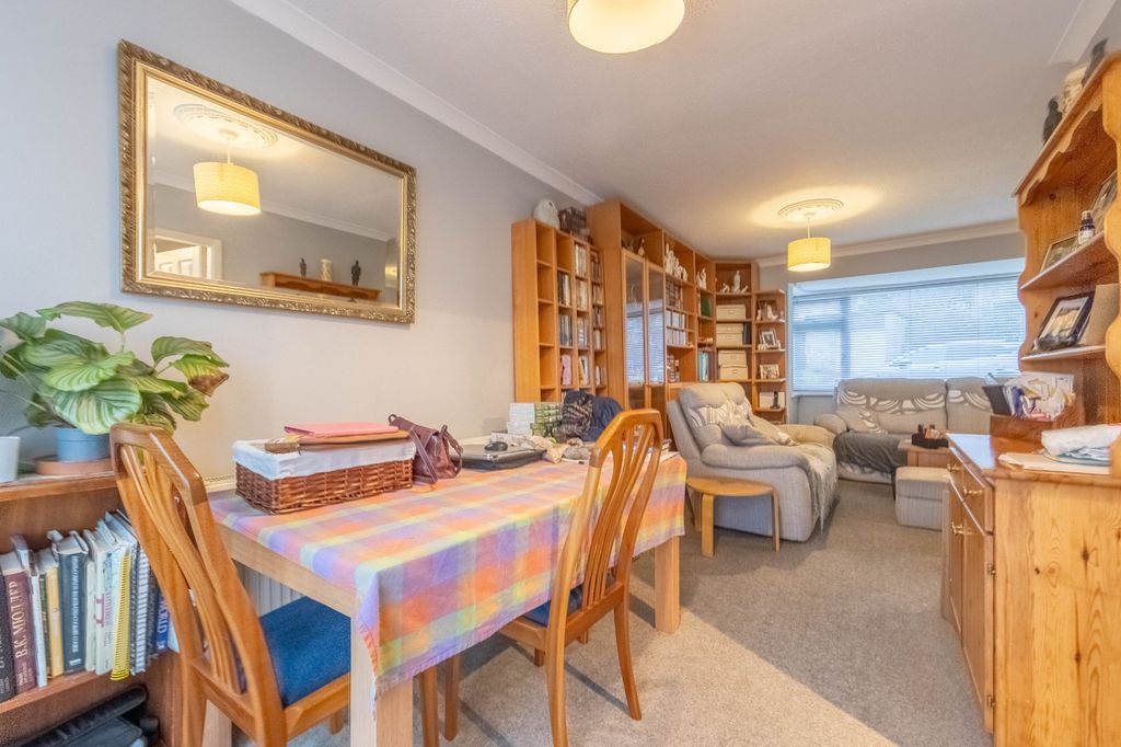 Property photo 3 of 16 Picture 3