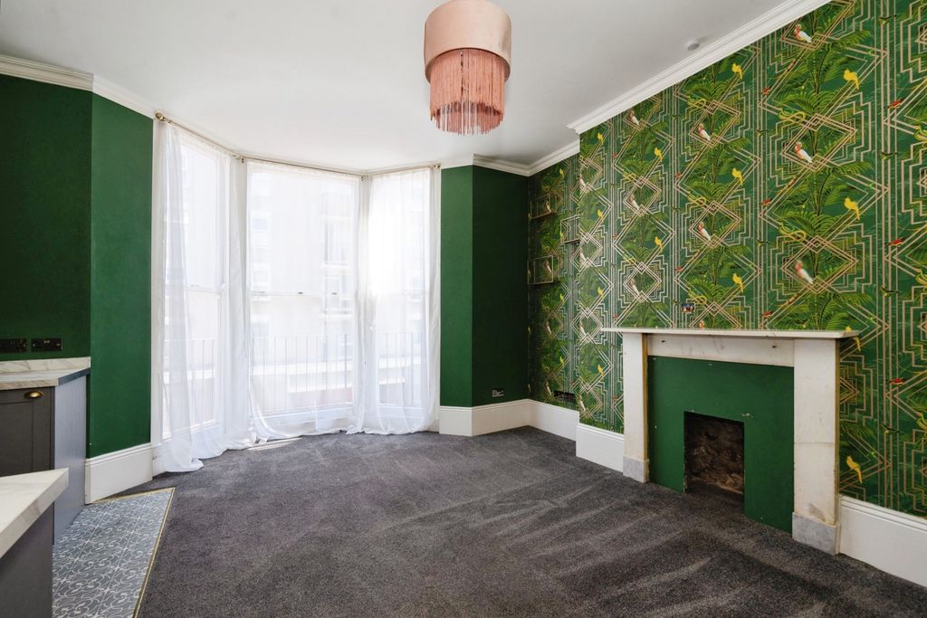 Property photo 2 of 11 Pbox-Img.Jpg