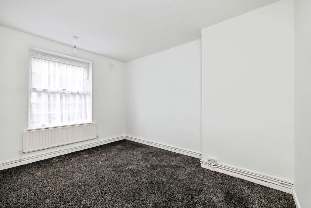 Property photo 3 of 20 Pbox-Img.Jpg