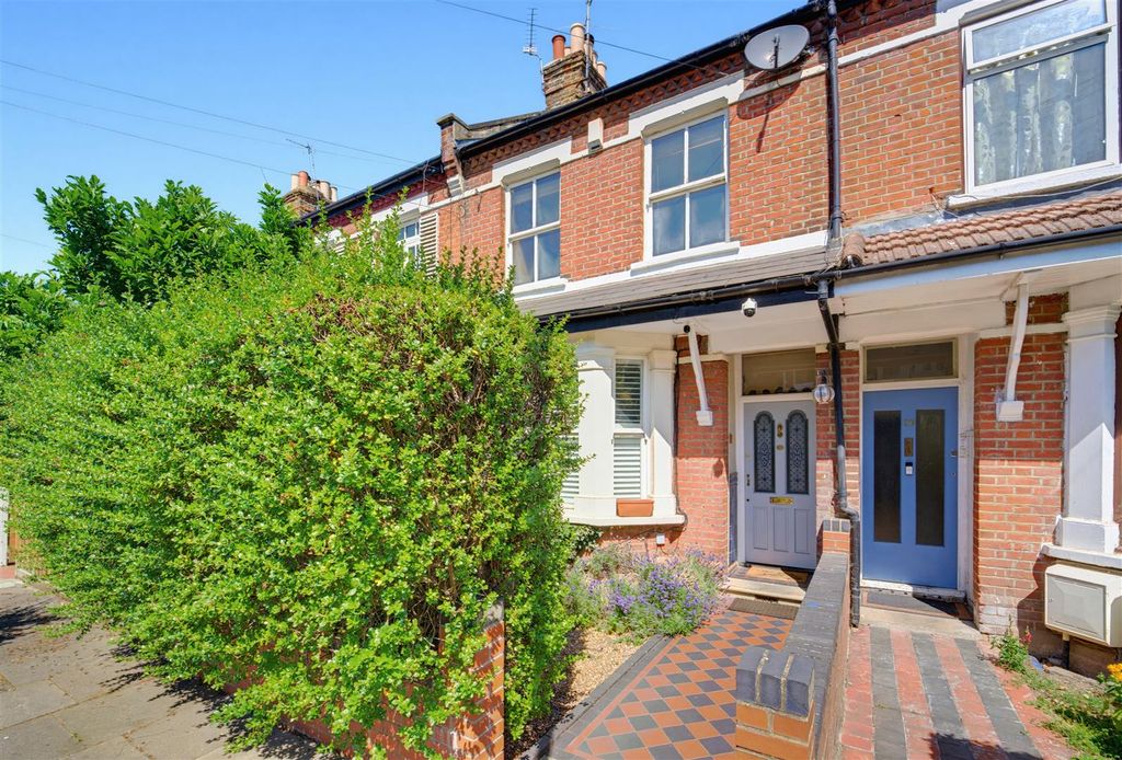 Property photo 1 of 23 17 Holly Park Road.Jpg