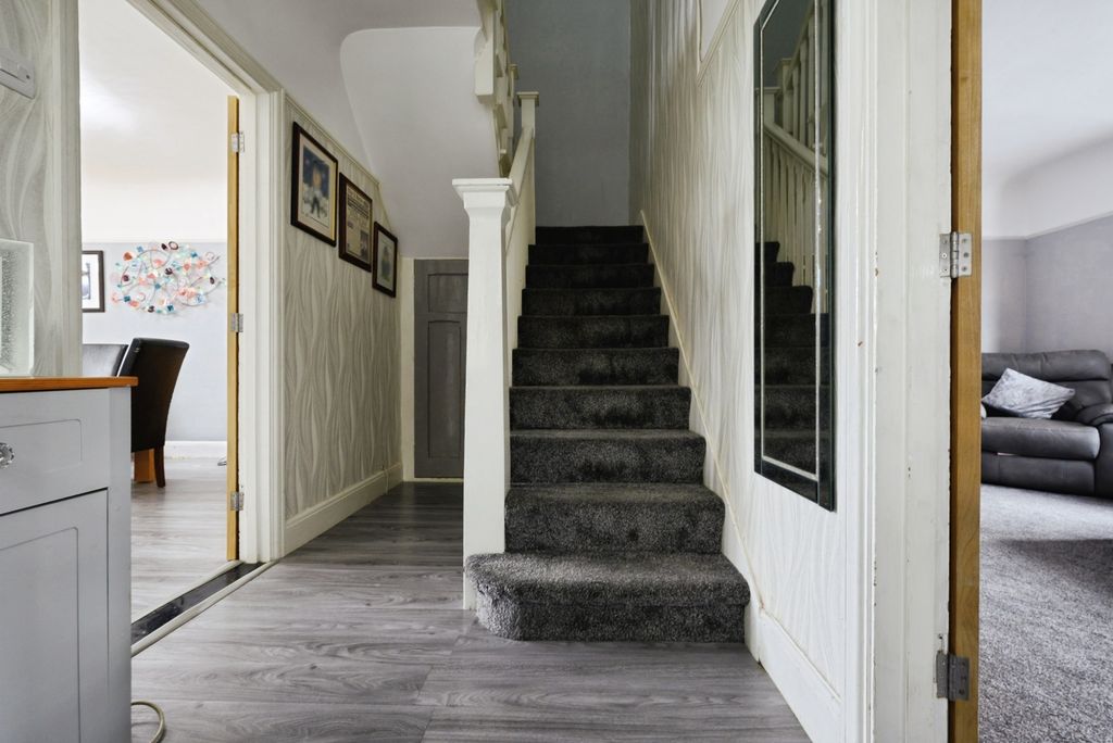 Property photo 2 of 20 Pbox-Img.Jpg