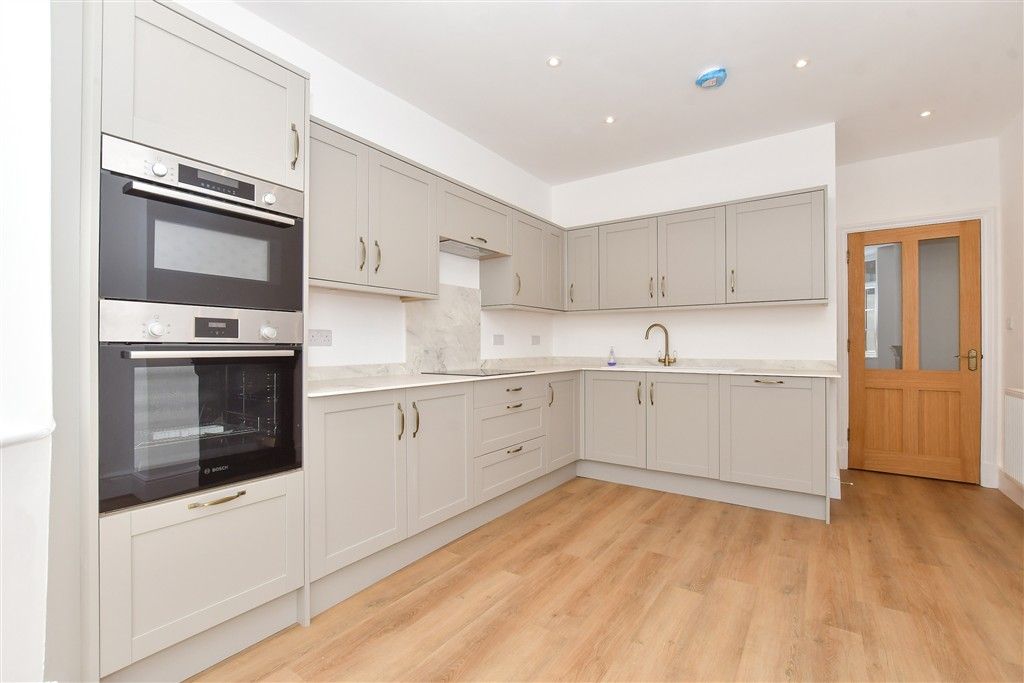 Property photo 3 of 18 Kitchen/ Breakfast Room