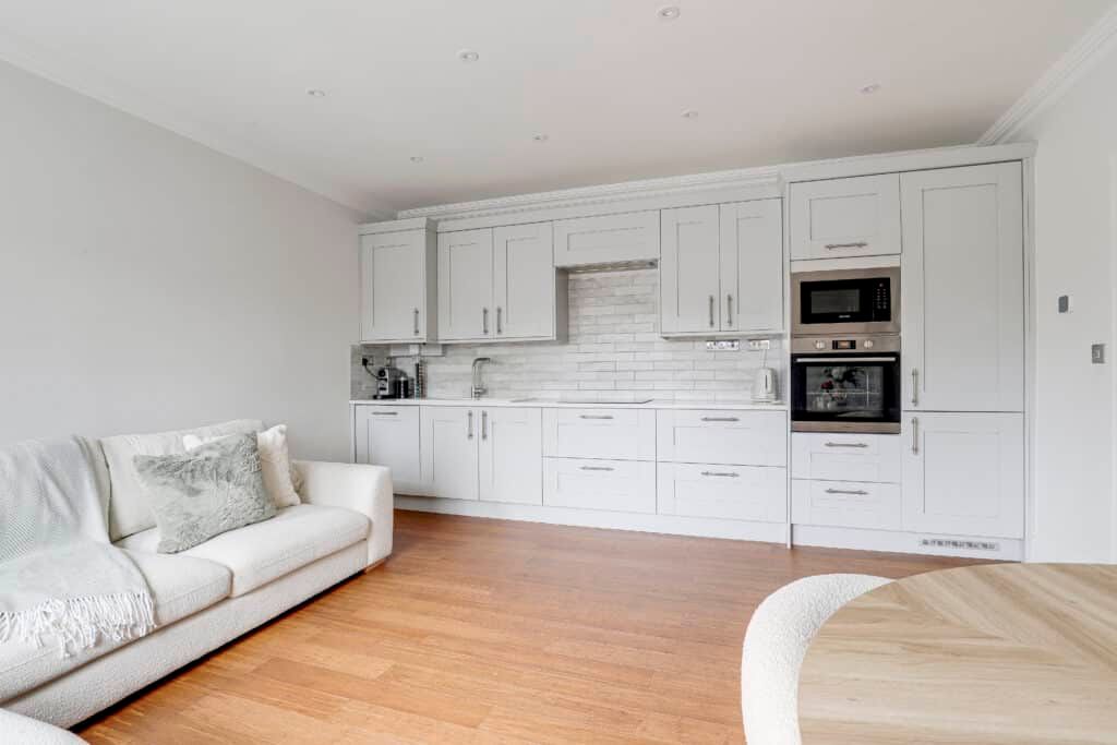 Property photo 2 of 14 6
