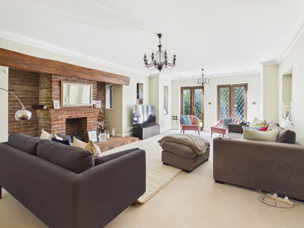 Property photo 2 of 17 Picture No. 27