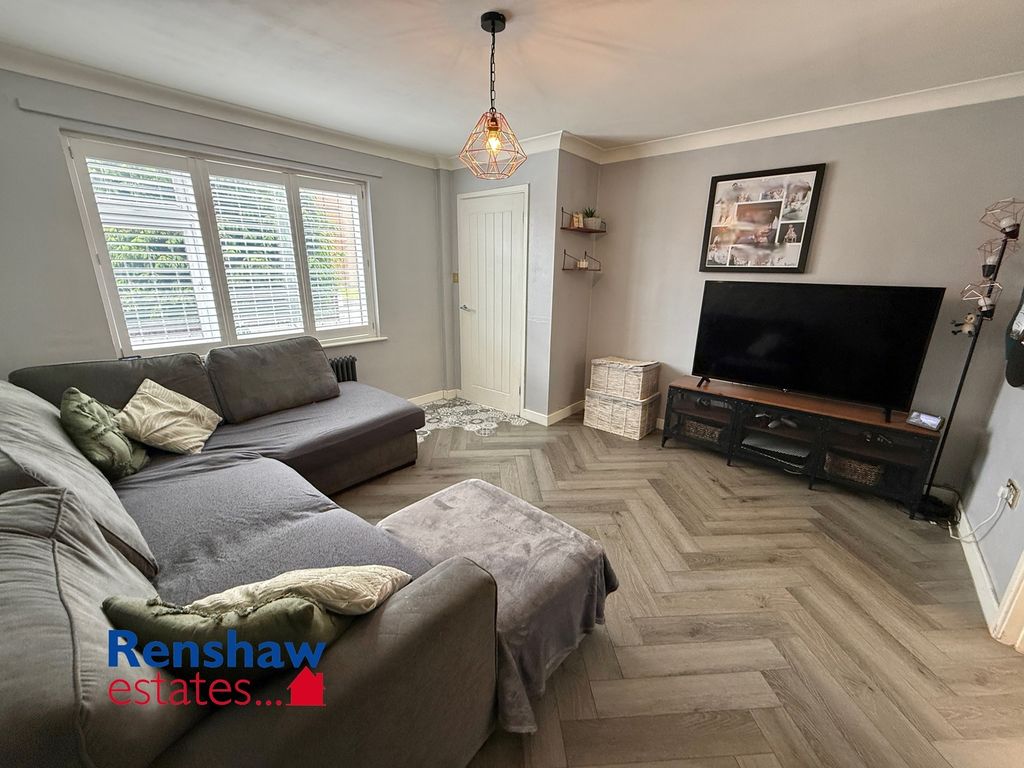 Property photo 1 of 12 L (1)