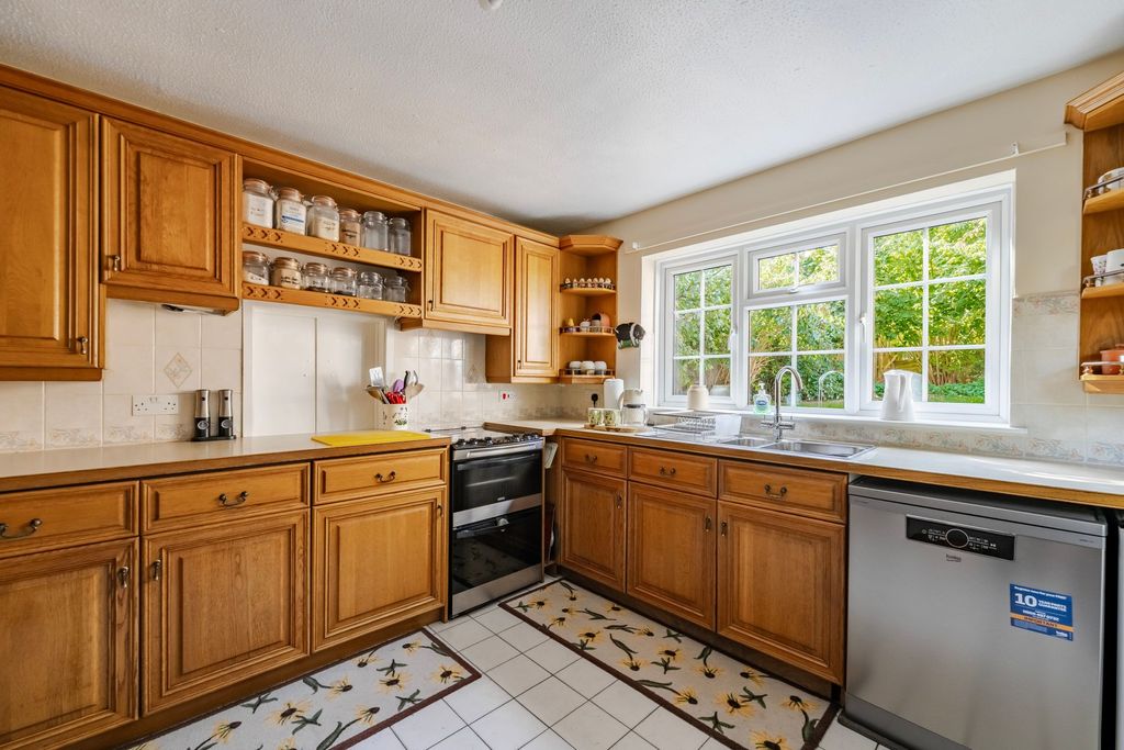 Property photo 2 of 24