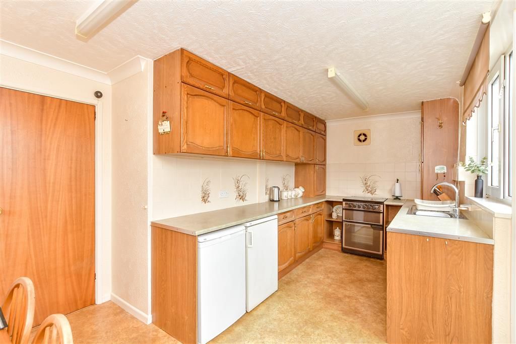 Property photo 3 of 9 Kitchen/Breakfast Room