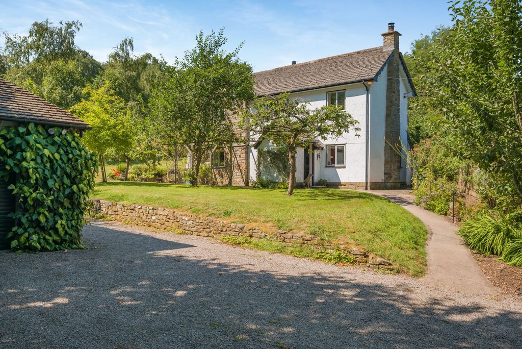 Property photo 1 of 27