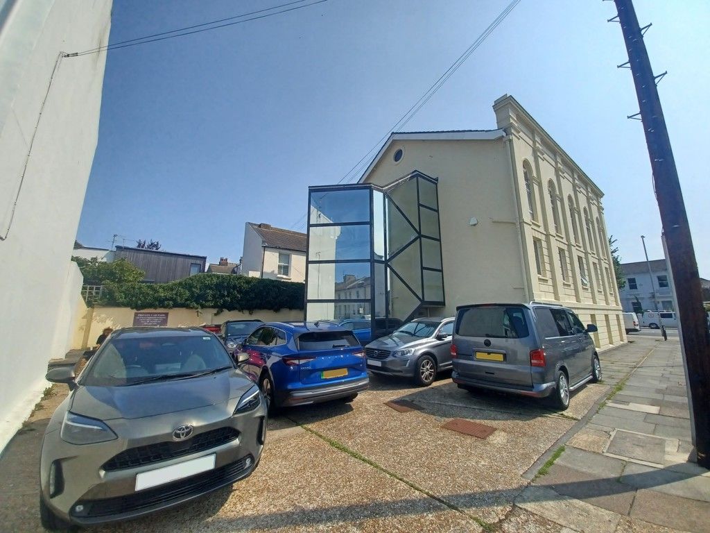 Property photo 3 of 5 Photo 7
