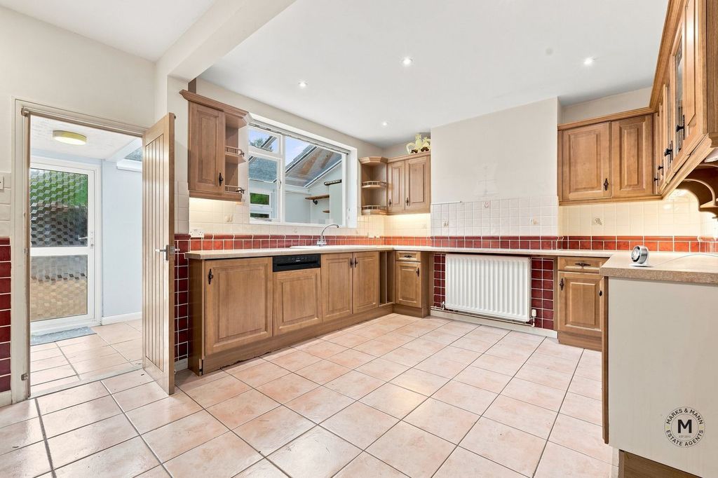 Property photo 3 of 18