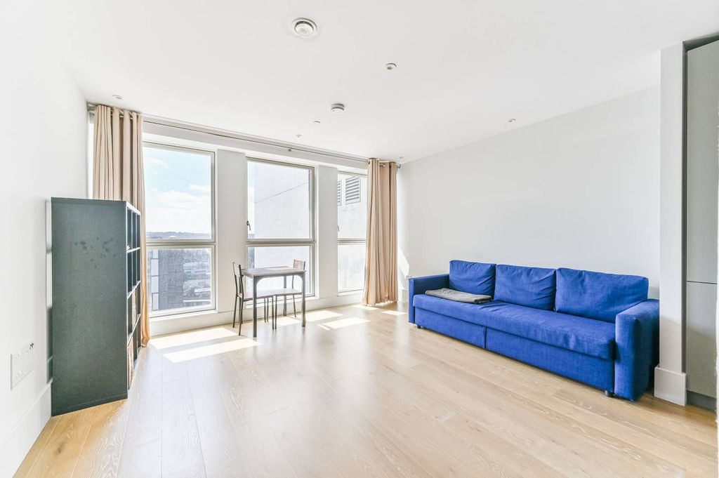 Property photo 1 of 11