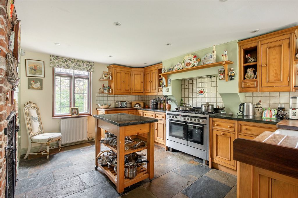 Property photo 2 of 16 Kitchen