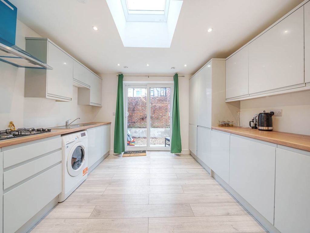 Property photo 2 of 10 1070168 (4) (1)