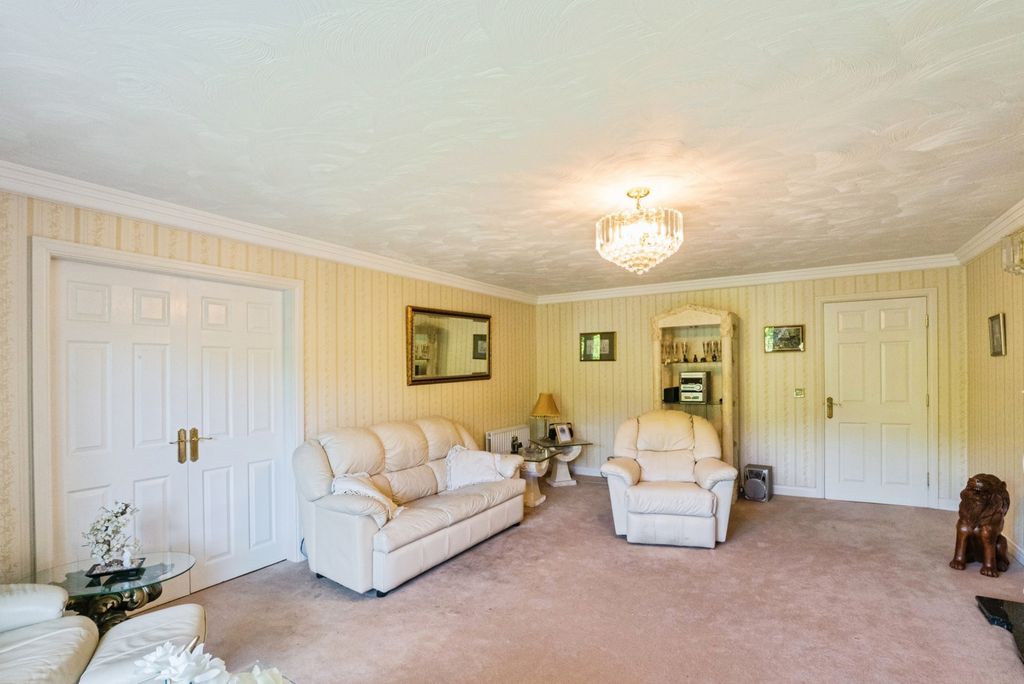 Property photo 3 of 17 Pbox-Img.Jpg