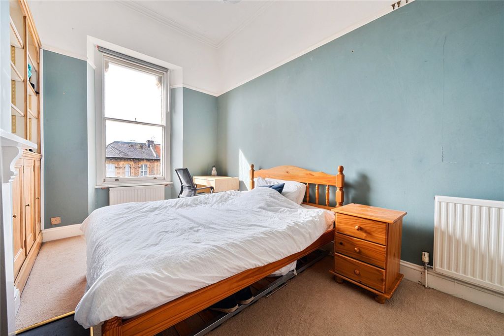 Property photo 2 of 34 Picture No. 03