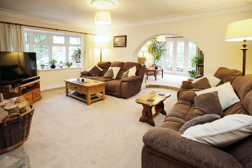 Property photo 3 of 26