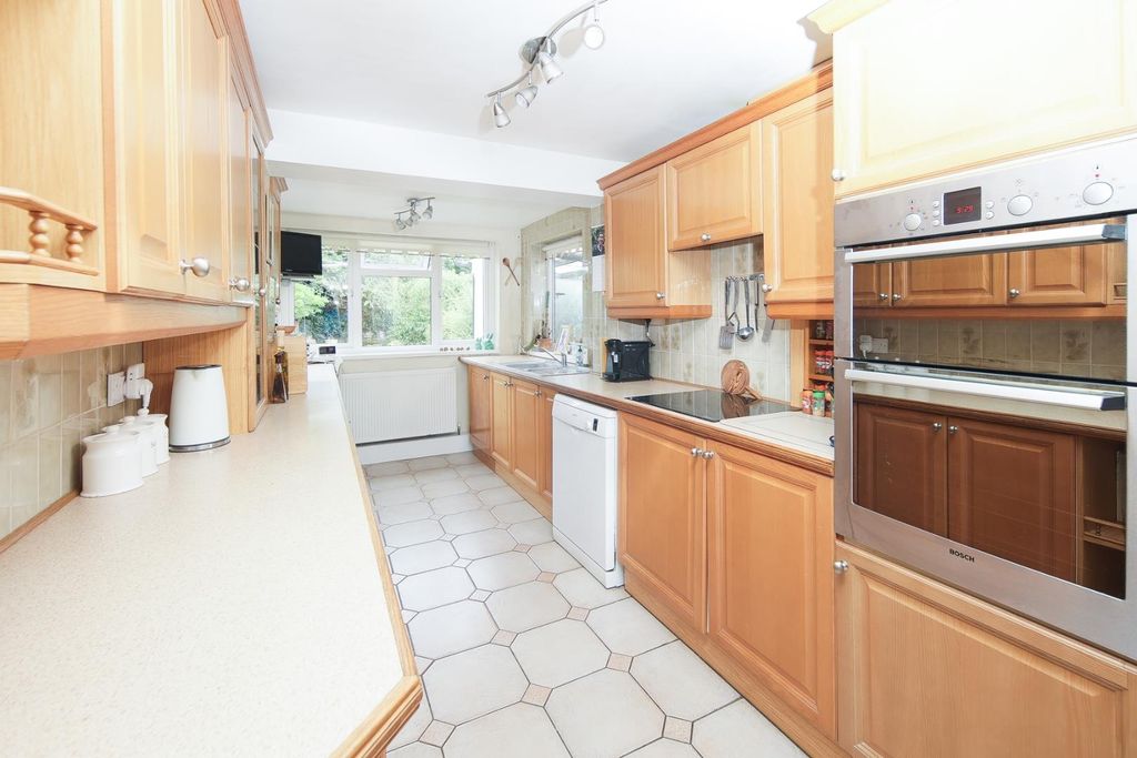 Property photo 3 of 21 Kitchen