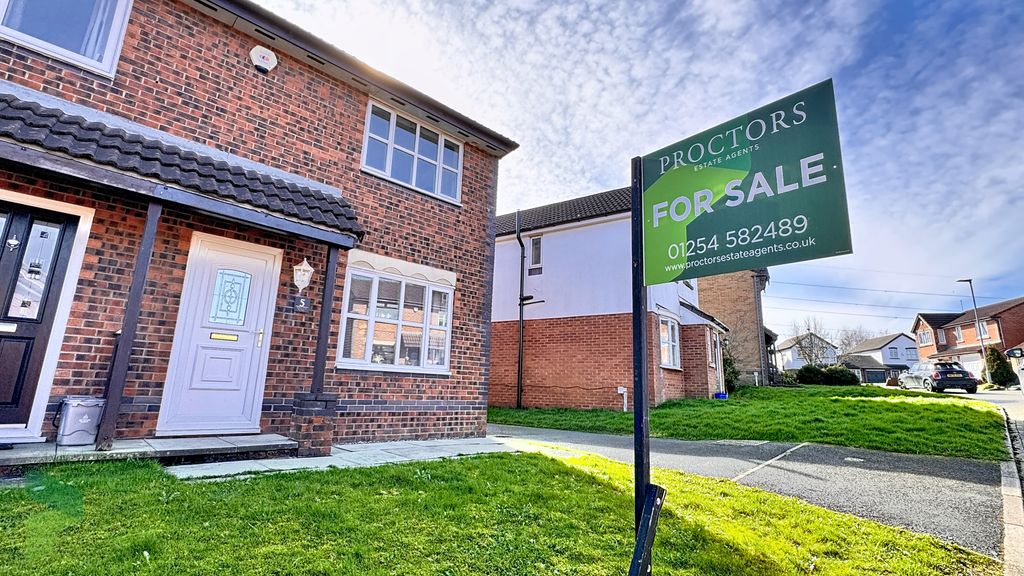 Property photo 2 of 23